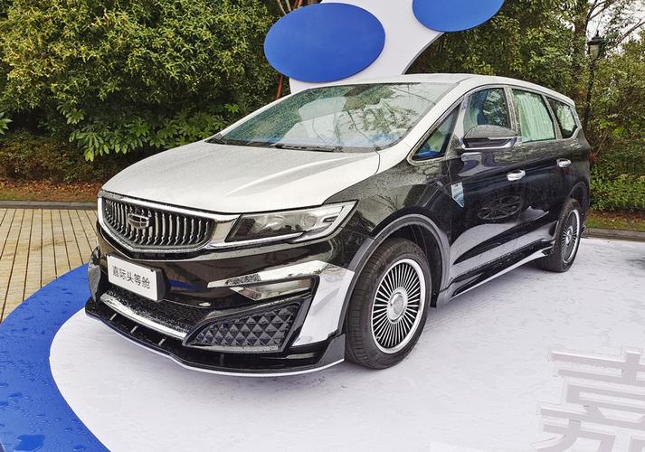 吉利mpv新车型亮相,双色车漆,2 2座椅布局,后排堪比埃尔法