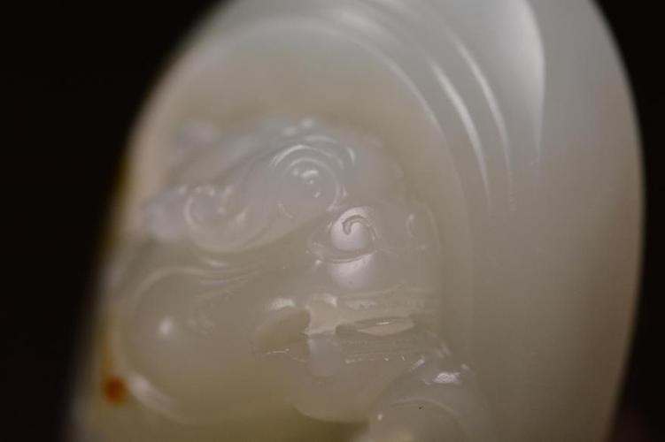 海派玉雕大师张良作品 和田玉 貔貅 瑞兽 挂件 23.1克