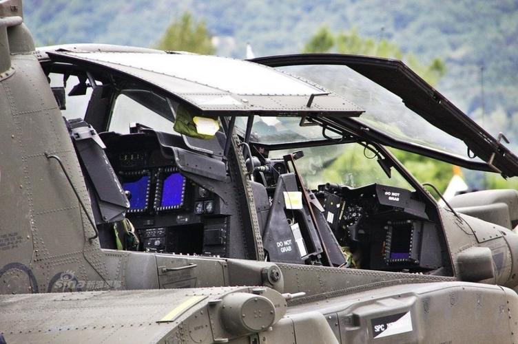 满满科技感!武直10与外国武装直升机座舱对比