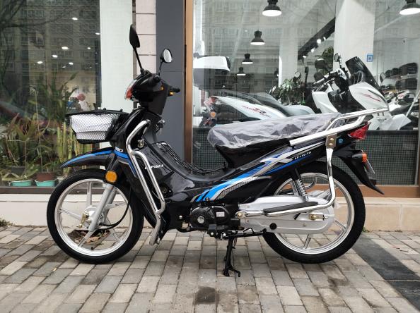 力帆弯梁摩托车燃油车国四电喷上京b牌照外卖车型