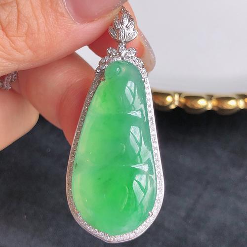 源头翡翠 翡翠冰绿福豆吊坠 18k金镶钻缅甸天然翡翠玉石挂件珠宝首饰