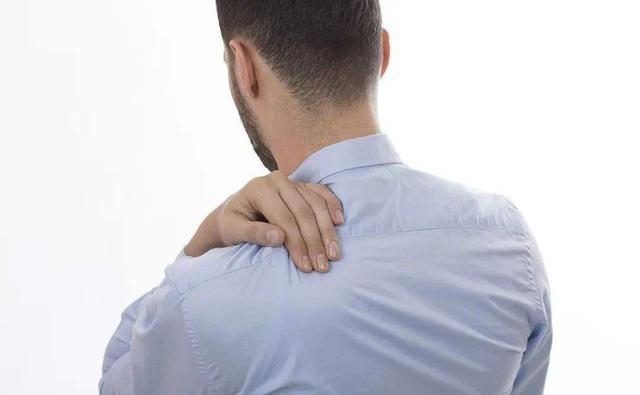 正常背痛与肺癌引起的背痛两者有何区别务必要辨别清楚