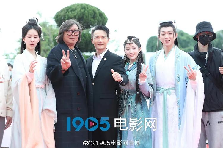 长月无烬郑国霖这个年纪能演谁谁看过小说的呀