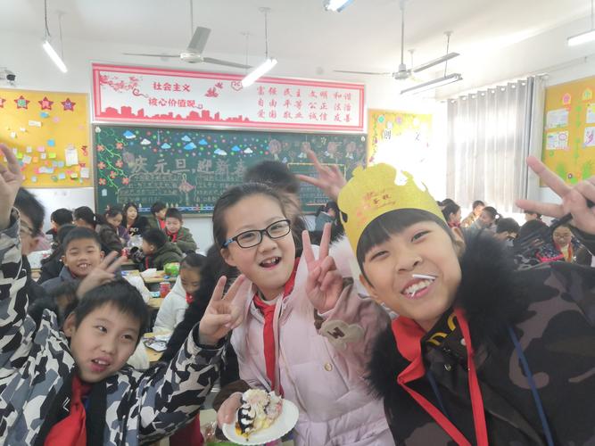 【师德典范】以爱育爱,师爱永恒—荥阳六小郝玲玲