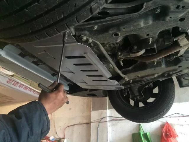 "发动机护板"是加装好,还是不加装好