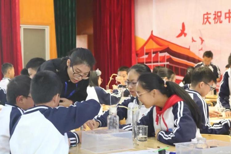 宁波杭州湾新区初级中学-许可:严在该严处,爱在细微中!