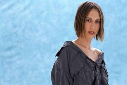 维拉·法梅加拍过三级片吗?在云端并不是三级片 只是有点大尺度