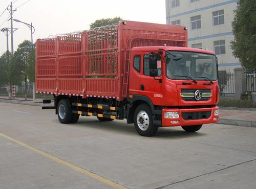 东风牌多利卡d9 6.8米仓栅式运输车
