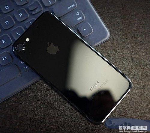 a:iphone 7与7 plus亮黑色与其它颜色版本一样,采用的都是7000航空铝
