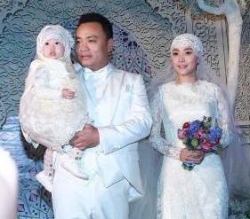 原创无奈的沙桐:年少时遭父亲"威逼利诱",成熟后还被演员女友"逼婚"