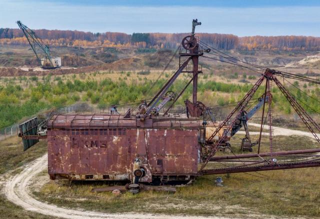 最大的重型机械厂之一(俄罗斯的乌拉尔重型机械厂和乌克兰重型机械厂)