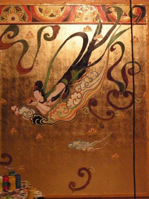 为圣马大酒店创作的飞天壁画