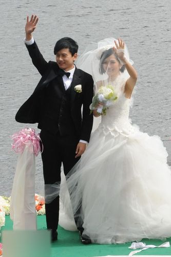 回顾张杰谢娜婚礼现场 热闹气氛布满浪漫气息