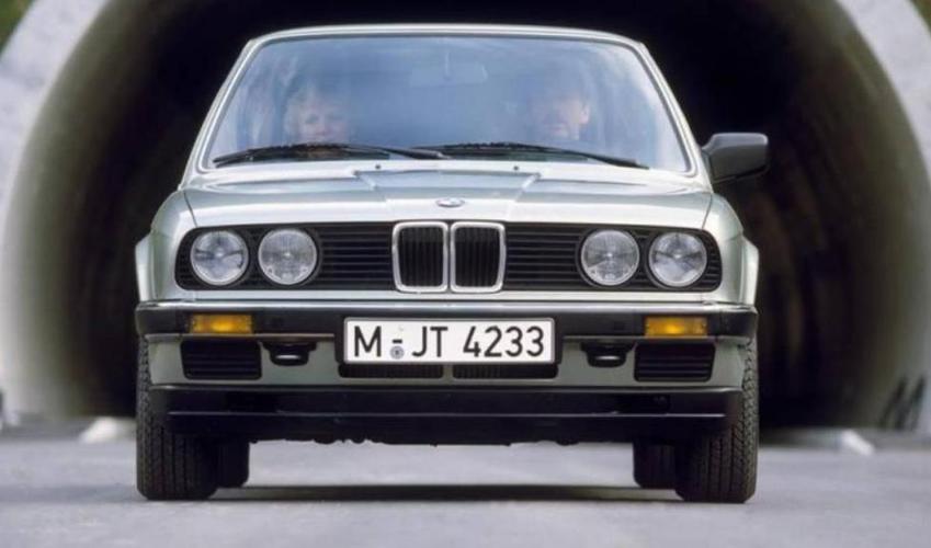 (宝马第二代3系,代号e30)