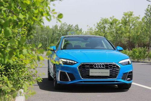 著名汽车设计大师德·席尔瓦曾说过,奥迪a5是他一生中所设计最美的车