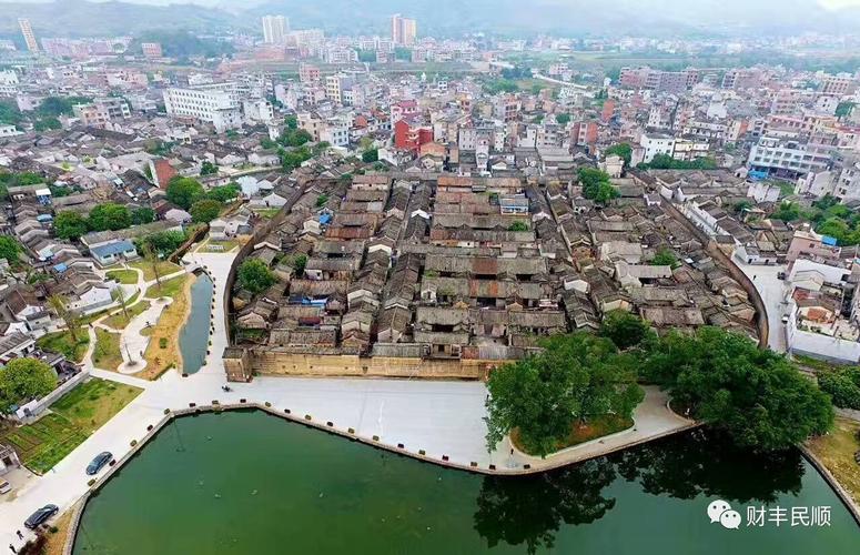 分享美丽乡村航拍展播汤南镇