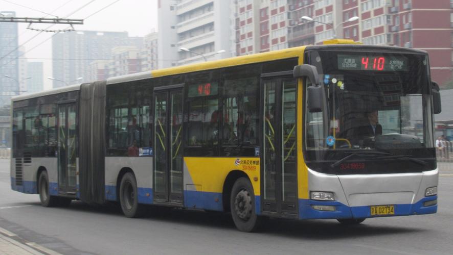 求北京市所以铰链式公交车图片