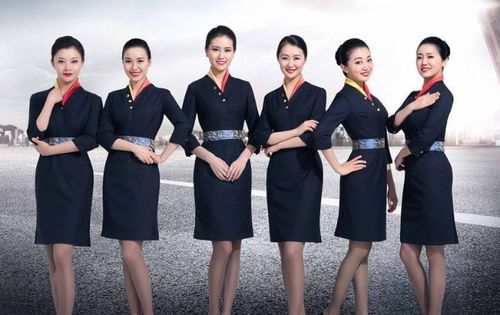 祥鹏航空的空乘制服设计灵感来源于大鹏金翅鸟"标识元素的结构与运用