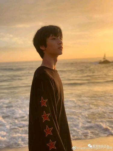 我是严浩翔的资深老粉……也是女友粉.