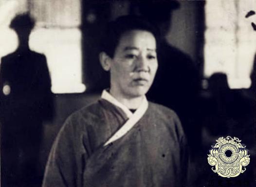 老照片直击川岛芳子审判枪决现场禁止记者进入枪决后难辨面目