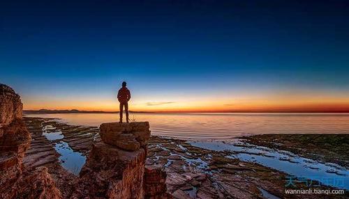 适合男生发朋友圈的句子男人发朋友圈经典语言