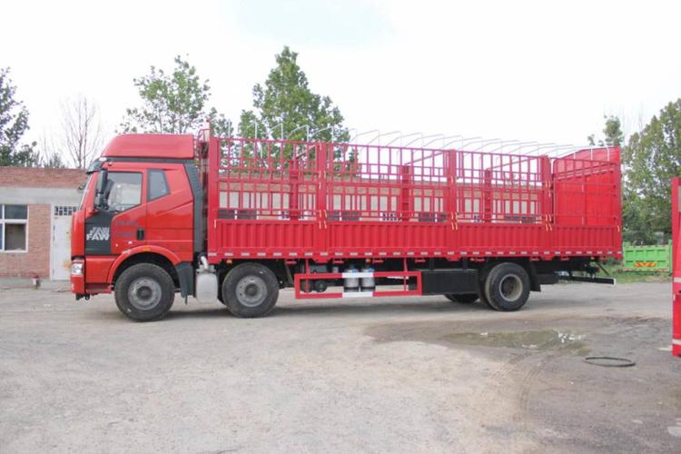北京一汽解放j6m9.6米前四后四高栏货车
