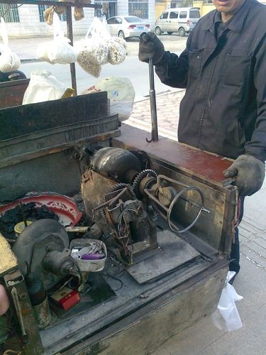 老式爆米花机(童年的记忆)