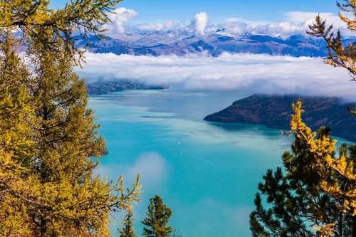 中国最美湖泊,湖水颜色随季节变化,堪比"人间仙境"