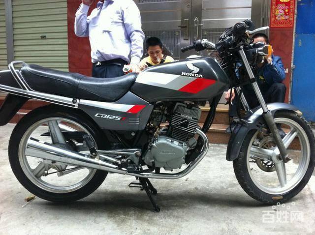 实体店 出售进口双缸cbt本田王摩托车 原装正品视