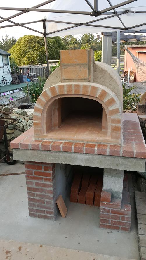 在自家后院diy了一个让所有人称羡的披萨烤炉
