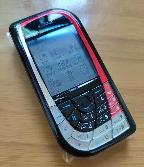 经典手机〕 诺基亚7610:2004年首款100万拍照