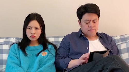 "一落千丈"祝晓晗:凭借搞笑视频获粉千万,今播放骤减带货遭批