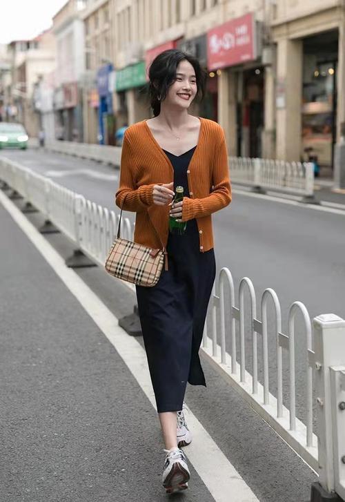 入秋慵懒风穿搭示范衣品好的女人都爱穿时髦大方又随性高级
