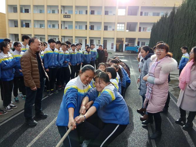 三尺讲台燃青春 一路追梦绽芳华----记石寺二中吴春芳老师