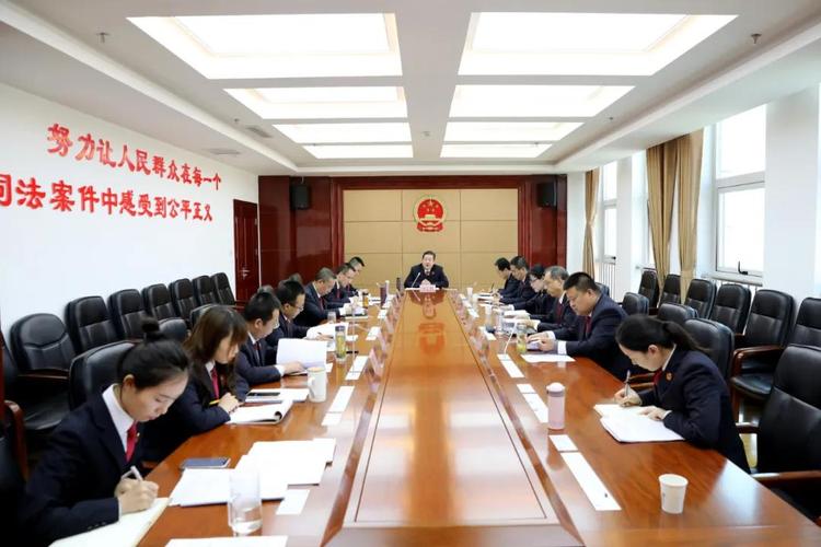 秦安县人民检察院检察长张春强列席县人民法院审判委员会