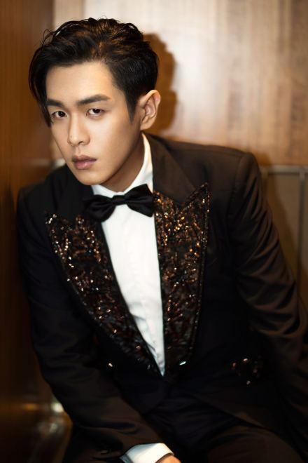 张若昀展现分身术?演员主持大胆跨界