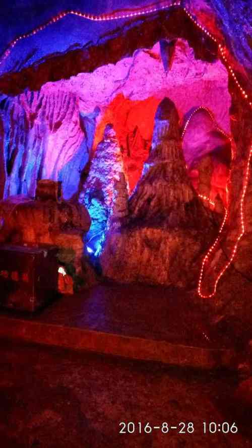 伏牛地下河景区-"冬暖夏凉的水下龙宫.河南西峡伏牛河