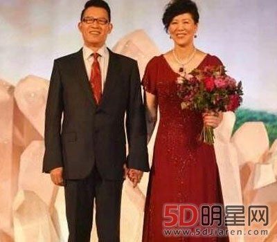 郎平老公王育成的前妻及孩子照片资料 王育成前妻是谁