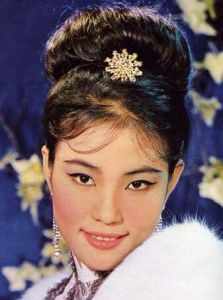 人物简介/于倩[电影演员]  于倩,原名阎芷玲,籍贯天津,1942年4月11日