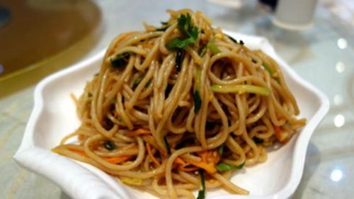 属典型的北方菜式,味道香辣  04:15  来源:好看视频-到了山西大同