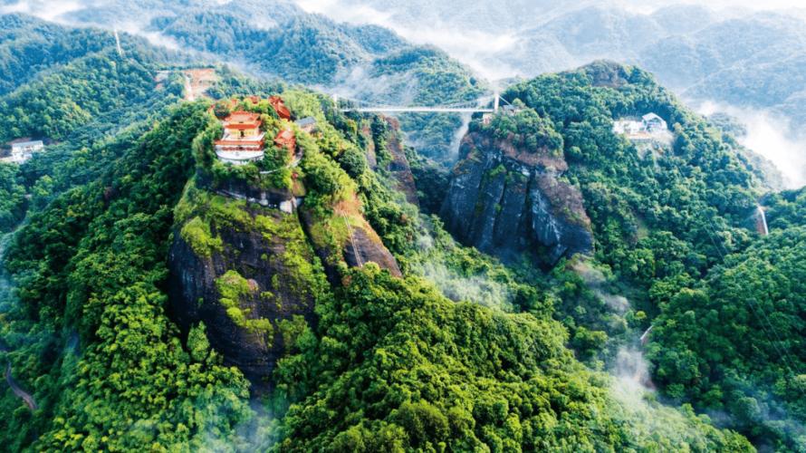 全南天龙山  王敏摄 (赣州市文化广电新闻出版旅游局供图) 责编:贾亭