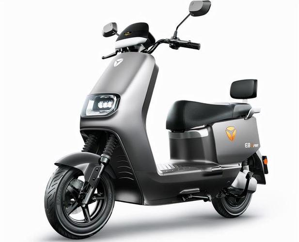 雅迪冠能e8超过200公里的续航里程再也不用担心续航问题了