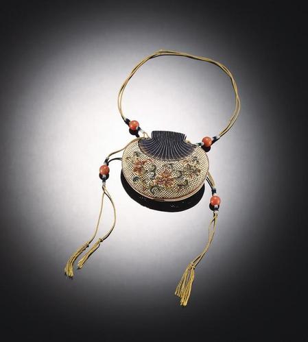 香囊是古代汉族劳动妇女创造的一种民间刺绣工艺品.