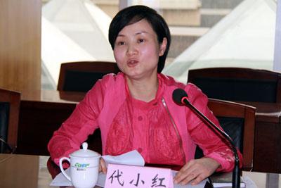 秀山县县委书记代小红称,锰行业发展给该县环保工作带来巨大压力.