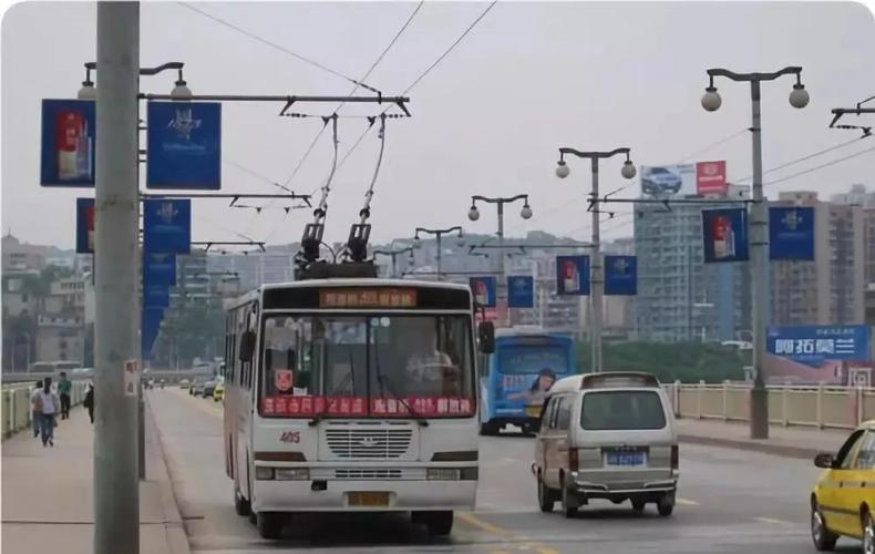 重庆未来3年将发生翻天覆地的变化,又让全国人民羡慕了_电车