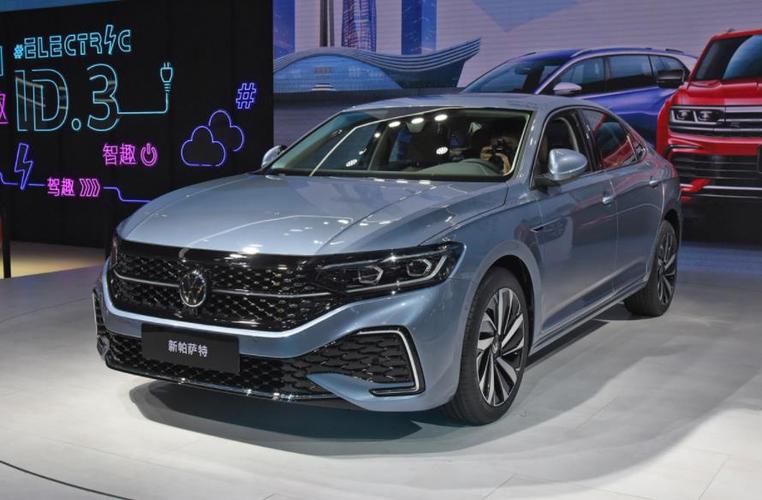 2022新款大众帕萨特评测更加年轻更有档次