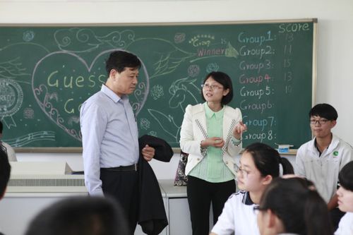 济南市政协副主席李好臣一行来工作室指导工作_李彩敏