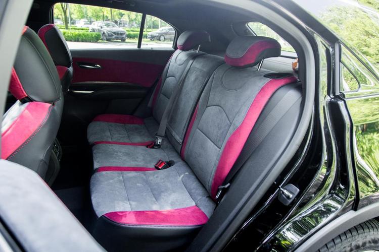 满足个性化需求实拍凯迪拉克xt4内饰alcantara升级方案