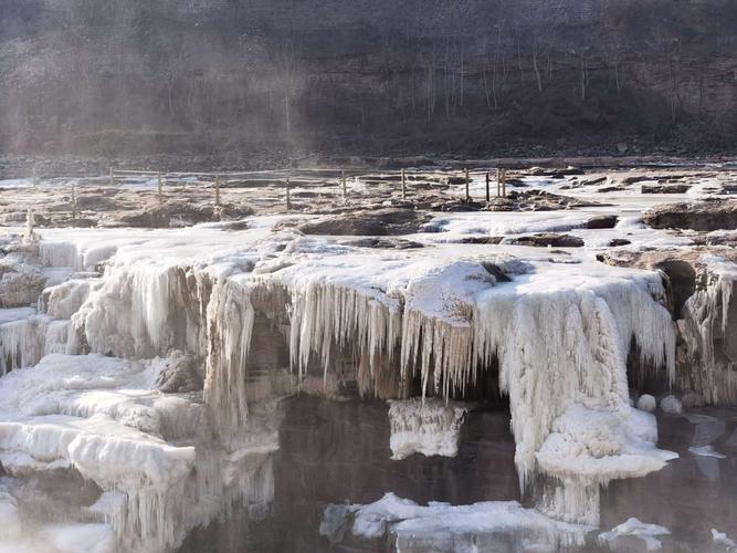其它 庚子冬月赏冰挂 写美篇黄河壶口瀑布是世界唯一一座黄色瀑布,随