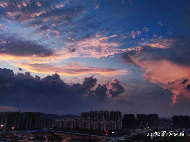 能发一张你拍过最好看的天空的照片吗?(白天黑夜都可以)?